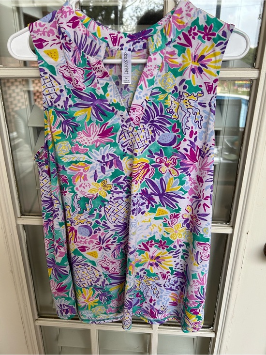 Dear Scarlett Tops - Dear Scarlett Sleeveless Floral V-Neck Top in Multi